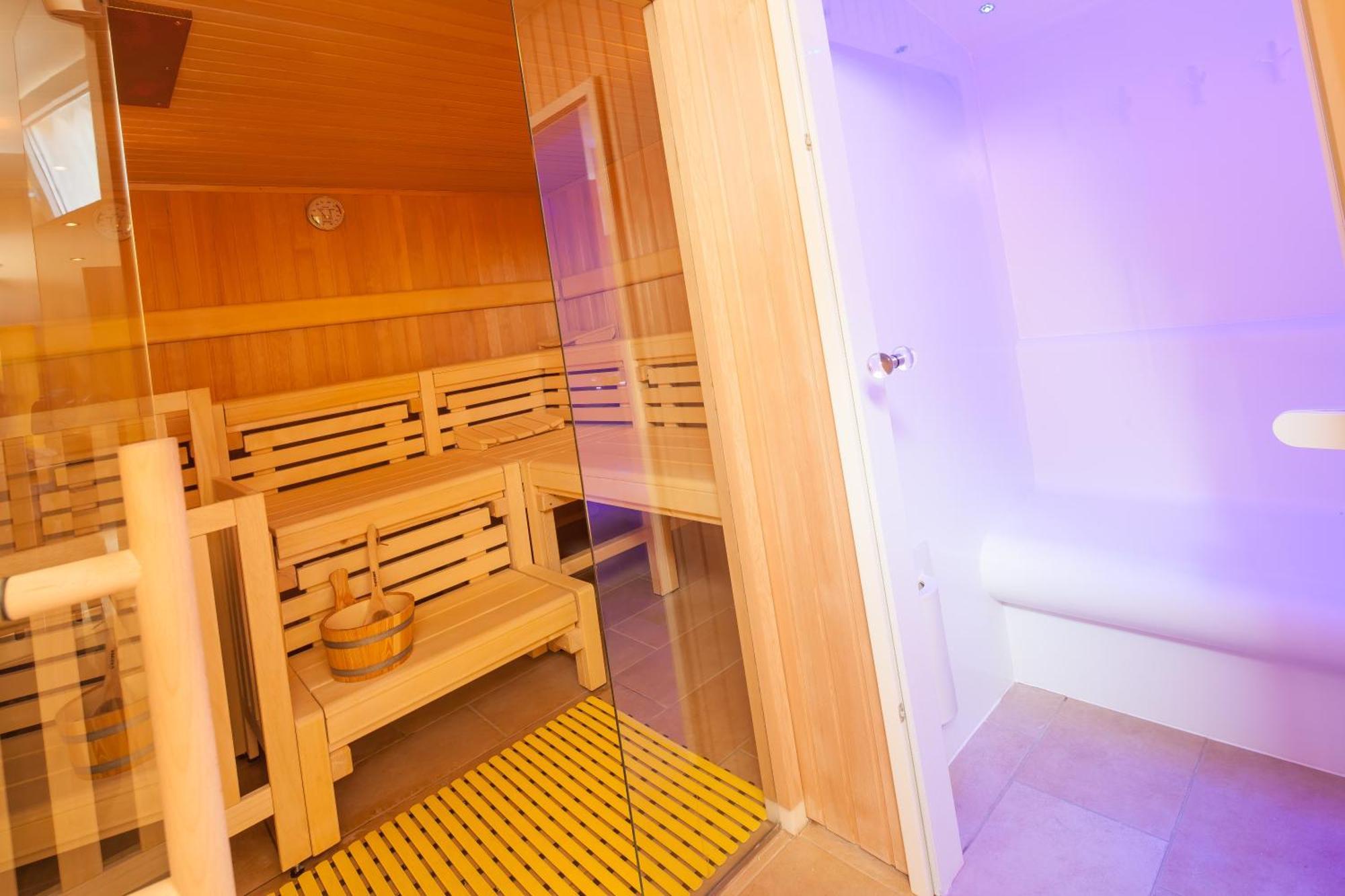 Moin Hotel Cuxhaven Esterno foto